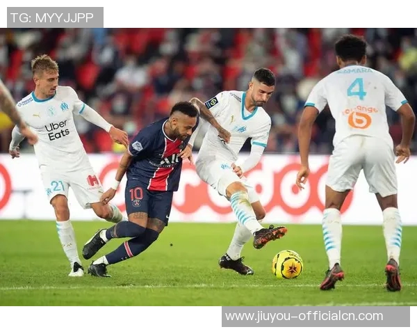 国王杯精彩对决巴黎圣日耳曼五球大胜曼联全场沸腾瞬间回顾