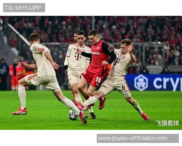 德甲精彩对决波尔图与利物浦战成平局帽子戏法引发全场热潮 德甲精彩对决波尔图与利物浦战成平局帽子戏法引发全场热潮