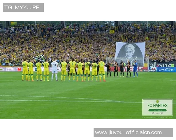 西甲激战巴黎圣日耳曼逆转里昂绝杀瞬间引发全场狂欢分析