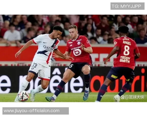 中超赛场惊现冷门巴黎圣日耳曼逆转那不勒斯点球大战引发全场狂欢