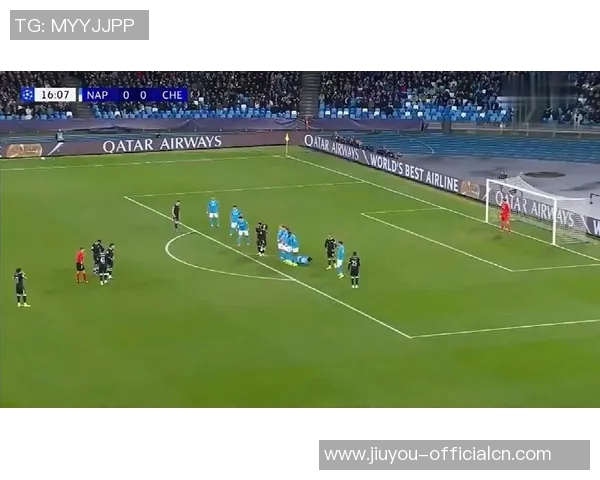 欧联杯精彩对决切尔西与那不勒斯战成平局引发全场热烈反响