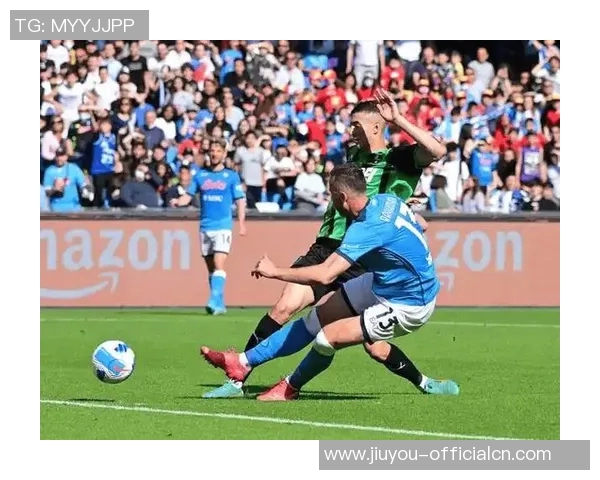 足总杯精彩对决：里昂与那不勒斯激战成平局补时进球引爆全场热情