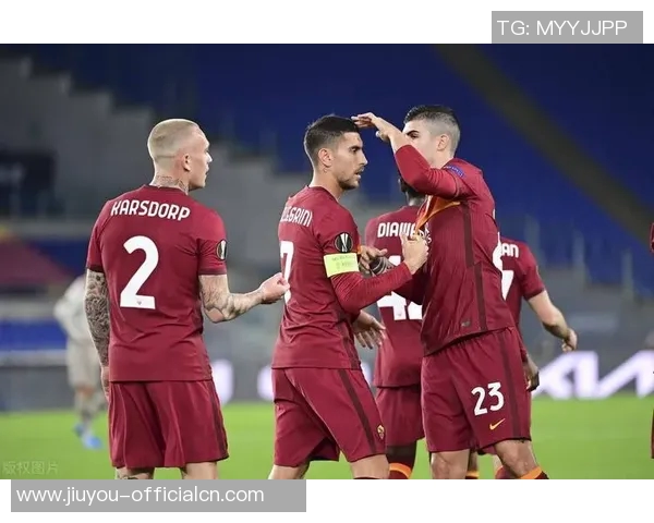 欧联杯精彩对决AC米兰以4-0大胜曼联引发全场热烈反响 欧联杯精彩对决AC米兰以4-0大胜曼联引发全场热烈反响