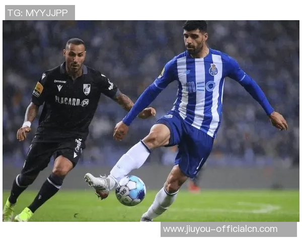 足总杯激战巴萨凭红牌风波以一球小胜波尔图战术解析引发热议 足总杯激战巴萨凭红牌风波以一球小胜波尔图战术解析引发热议