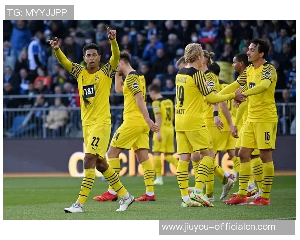 世界杯冷门再现多特蒙德与尤文图斯激战成平局补时进球引爆全场激情